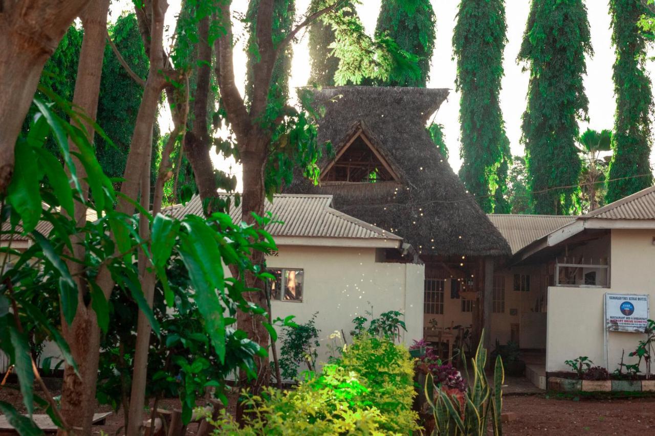 The Secret Garden Hotel Moshi Extérieur photo