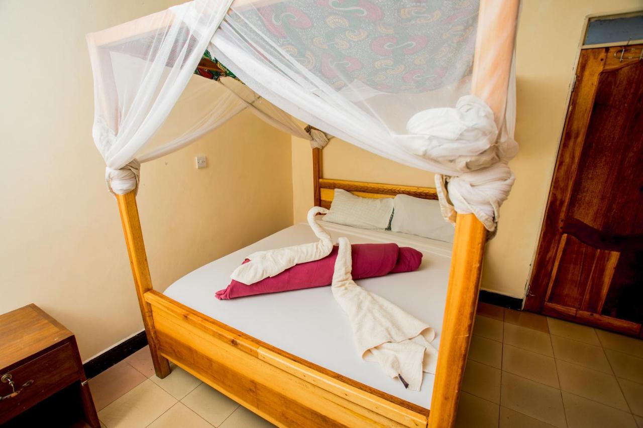 The Secret Garden Hotel Moshi Extérieur photo