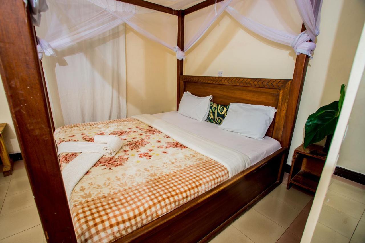 The Secret Garden Hotel Moshi Extérieur photo