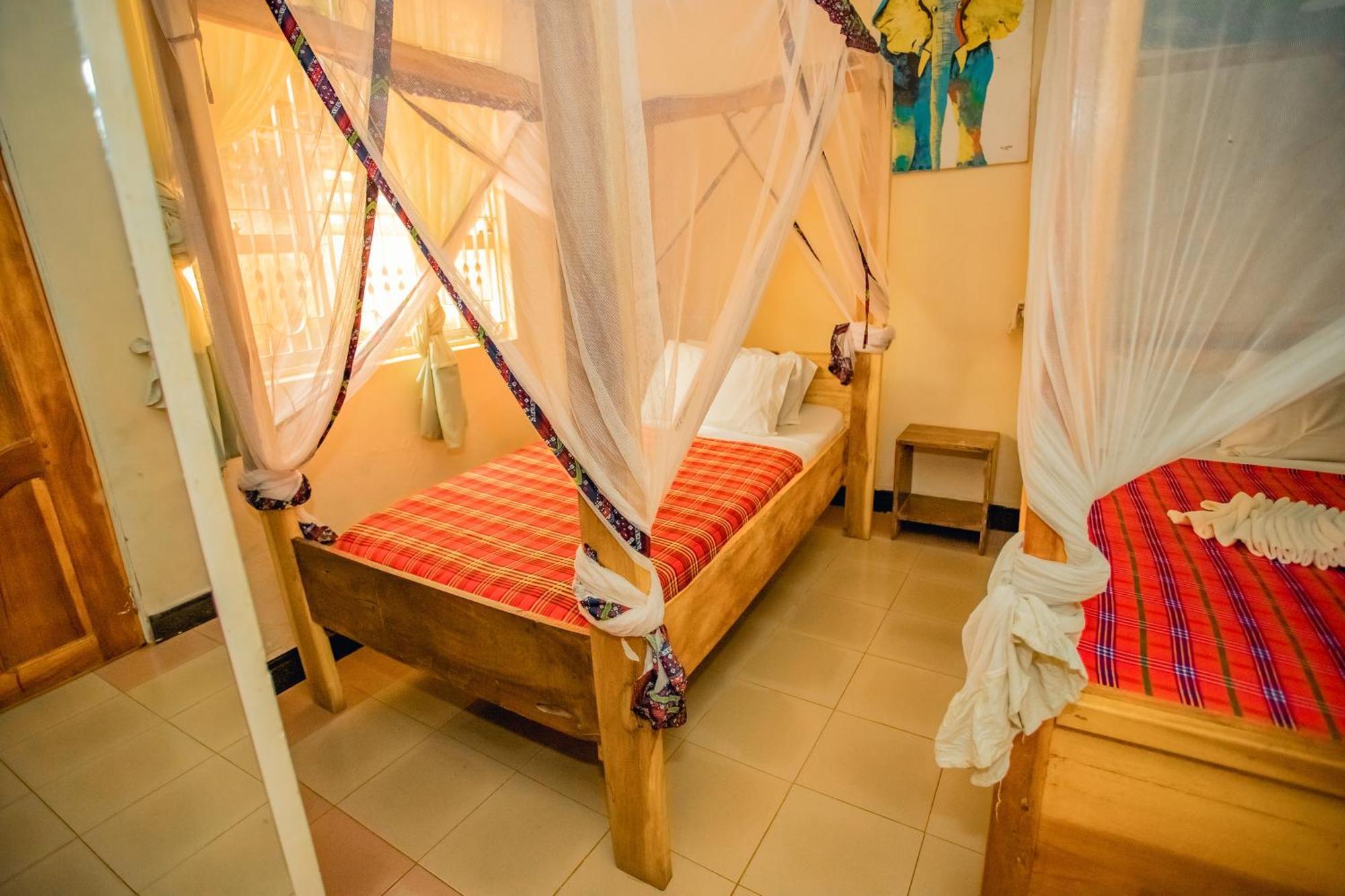 The Secret Garden Hotel Moshi Extérieur photo